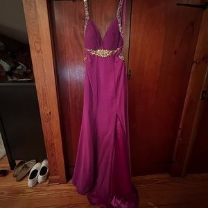 Prom Dress with Jewels and Open Back
